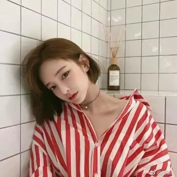 会画少年的天空